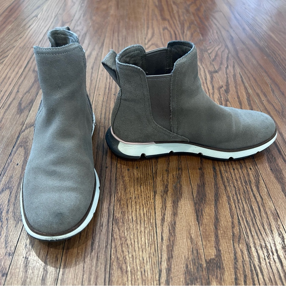 Cole Haan Zerogrand Chelsea boot - size 6
